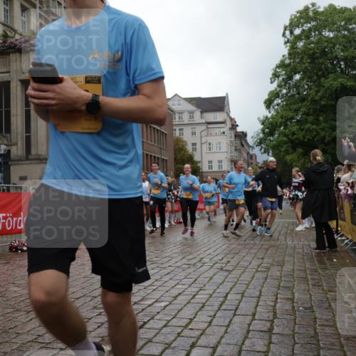 13.09.2026 - Kiel Lauf Yannick Fuchs http://msf.ph/oto/10425594 13.09.2026 11:02:43 Ziel 415, 1298, 3207, 3947, 3968, 4562, 4648, 4984, 4986, 5479, 8914, 10648, 11064, 11717, 484, 649, 935, 1693, 2299, 2322, 2778, 2895, 3102, 3414, 3443, 3670, 3942, 6375, 6878, 6998, 7005, 7244, 7389, 8036, 8218, 8517, 8793, 9732, 9738, 9745, 10020, 10531, 11135, 11256, 11261, 11301, 11384, 11466, 11546, 11942, 12085, 12578, 12640, 12697, 1095, 1635, 2055, 2796, 3513, 3912, 4478, 4781, 5046, 5712, 6071, 6483, 6768, 6934, 9070, 9108, 9663, 10165 meine-sportfotos.de