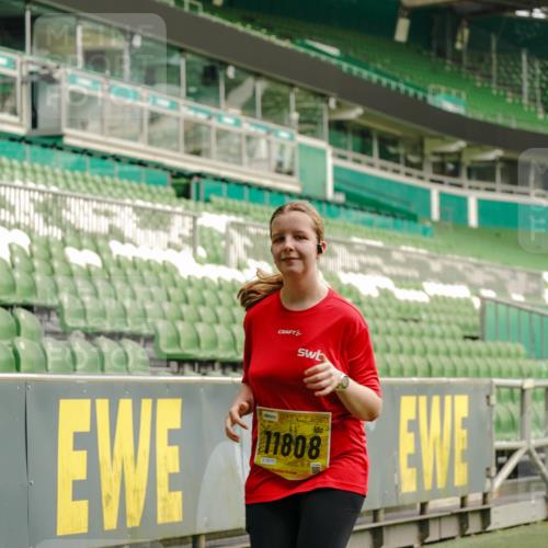 13.09.2026 - 21. swb-Marathon Bremen Michael Burmester http://msf.ph/oto/10425608 13.09.2026 10:48:12 Laufen im Stadion 10264, 10292, 10349, 10407, 10440, 10732, 10789, 10925, 10933, 11104, 11262, 11423, 11443, 11541, 11573, 11579, 11639, 11663, 11698, 11980, 12083, 12157, 12340, 12444, 12471, 12472, 12542, 12561, 10137, 10176, 10191, 10192, 10194, 10202, 10242, 10295, 10325, 10335, 10344, 10430, 10459, 10513, 10524, 10568, 10600, 10629, 10651, 10679, 10713, 10756, 10779, 10882, 10979, 10997, 10999, 11081, 11200, 11233, 11307, 11355, 12089, 12153 meine-sportfotos.de