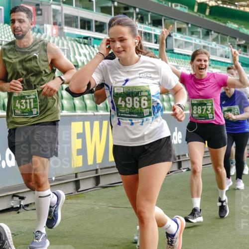 13.09.2026 - 21. swb-Marathon Bremen Michael Burmester http://msf.ph/oto/10425623 13.09.2026 13:24:44 Laufen im Stadion 137, 182, 213, 294, 324, 434, 505, 543, 548, 721, 723, 739, 743, 752, 815, 818, 966, 1273, 1410, 1463, 1471, 1491, 1504, 1515, 1561, 1597, 1598, 1830, 1944, 1953, 2059, 2095, 2211, 2252, 2267, 2271, 2286, 2312, 2323, 2354, 2445, 2465, 2483, 2495, 2497, 2503, 2506, 2554, 2571, 2591, 2644, 2752, 2768, 2776, 2833, 2878, 2896, 2936, 2968, 2981, 3005, 3142, 3211, 3259, 3282, 3288, 3289, 3292, 3298, 3306, 3312, 3329, 3364, 3381, 3390, 3395, 3447, 3770, 3819, 4466 meine-sportfotos.de