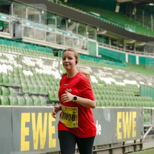 13.09.2026 - 21. swb-Marathon Bremen Michael Burmester http://msf.ph/oto/10425628 13.09.2026 10:48:12 Laufen im Stadion 10264, 10292, 10349, 10407, 10440, 10732, 10789, 10925, 10933, 11104, 11262, 11423, 11443, 11541, 11573, 11579, 11639, 11663, 11698, 11980, 12083, 12157, 12340, 12444, 12471, 12472, 12542, 12561, 10137, 10176, 10191, 10192, 10194, 10202, 10242, 10295, 10325, 10335, 10344, 10430, 10459, 10513, 10524, 10568, 10600, 10629, 10651, 10679, 10713, 10756, 10779, 10882, 10979, 10997, 10999, 11081, 11200, 11233, 11307, 11355, 12089, 12153 meine-sportfotos.de