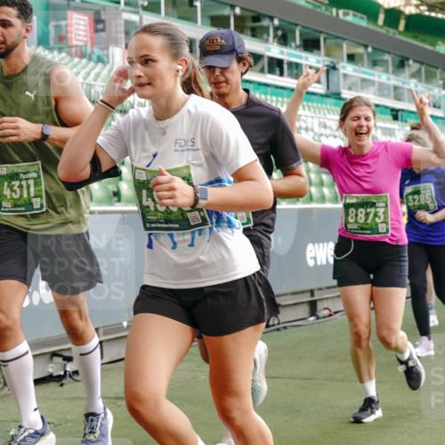 13.09.2026 - 21. swb-Marathon Bremen Michael Burmester http://msf.ph/oto/10425642 13.09.2026 13:24:45 Laufen im Stadion 137, 182, 213, 294, 324, 434, 505, 543, 548, 721, 723, 739, 743, 752, 815, 818, 966, 1273, 1410, 1463, 1471, 1491, 1504, 1515, 1561, 1597, 1598, 1830, 1944, 1953, 2059, 2095, 2211, 2252, 2267, 2271, 2286, 2312, 2323, 2354, 2445, 2465, 2483, 2495, 2497, 2503, 2506, 2554, 2571, 2591, 2644, 2752, 2768, 2776, 2833, 2878, 2896, 2936, 2968, 2981, 3005, 3142, 3211, 3259, 3282, 3288, 3289, 3292, 3298, 3306, 3312, 3329, 3364, 3381, 3390, 3395, 3447, 3770, 3819, 4466 meine-sportfotos.de