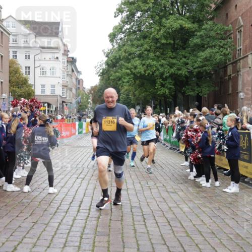 13.09.2026 - Kiel Lauf Yannick Fuchs http://msf.ph/oto/10425785 13.09.2026 09:46:22 Ziel 167, 181, 442, 3052, 3361, 3954, 5855, 5955, 6857, 7308, 8125, 10117, 10913, 11316, 11859, 12495, 12621, 557, 1415, 1418, 2127, 2482, 3142, 3301, 4909, 4910, 4918, 5234, 5511, 5757, 5829, 6732, 7015, 7572, 7911, 7924, 8125, 8244, 8611, 8859, 9841, 10036, 10203, 10685, 10719, 10898, 11076, 11078, 12374, 12841, 288, 3033, 3035, 4906, 6048, 6355, 6577, 7439, 7675, 7754, 8887, 8929, 9832, 10177, 10946, 11861, 12173, 12552, 2788, 3025, 3974 meine-sportfotos.de