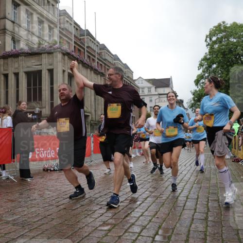 13.09.2026 - Kiel Lauf Yannick Fuchs http://msf.ph/oto/10425828 13.09.2026 11:03:14 Ziel 986, 1923, 2254, 2975, 3621, 3635, 4757, 5893, 5998, 6224, 6319, 6669, 8130, 8136, 8204, 8288, 8782, 9059, 9063, 9202, 9614, 9819, 10806, 12550, 415, 1095, 1298, 1635, 2055, 2796, 3513, 3912, 3947, 4478, 4562, 4648, 4781, 4984, 4986, 5046, 5479, 5712, 6071, 6483, 6548, 6768, 6934, 6969, 6974, 7968, 8084, 8914, 9070, 9108, 9663, 10165, 10648, 10664, 10999, 11064, 11255, 11717, 11736, 11846, 697, 2724, 2846, 2878, 3155, 3744, 4074, 4658, 4854, 6341, 7282, 7656, 3670 meine-sportfotos.de