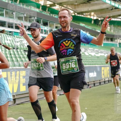 13.09.2026 - 21. swb-Marathon Bremen Michael Burmester http://msf.ph/oto/10425842 13.09.2026 13:01:58 Laufen im Stadion 150, 242, 282, 318, 440, 531, 687, 722, 930, 936, 946, 1006, 1067, 1163, 1250, 1436, 1448, 1582, 1896, 2033, 2047, 2062, 2276, 2292, 2345, 2364, 2370, 2378, 2409, 2427, 2485, 2490, 2491, 2560, 2561, 2627, 2638, 2658, 2666, 2668, 2708, 2781, 2967, 2987, 3013, 3044, 3163, 3164, 3173, 3187, 3248, 3258, 3294, 3334, 3372, 3374, 3375, 3385, 3392, 3496, 3524, 3526, 3527, 3576, 3603, 3642, 3667, 3721, 3774, 3806, 3852, 3893, 4000, 4506, 4558 meine-sportfotos.de