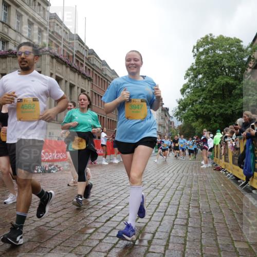 13.09.2026 - Kiel Lauf Yannick Fuchs http://msf.ph/oto/10425855 13.09.2026 11:03:16 Ziel 986, 1923, 2254, 2878, 2975, 3621, 4658, 4757, 5893, 5998, 6224, 6319, 6669, 7282, 7656, 8130, 8136, 8204, 8288, 8782, 9059, 9063, 9202, 9614, 9819, 10806, 12550, 415, 1095, 1298, 1635, 2055, 2796, 3513, 3635, 3912, 3947, 4478, 4562, 4781, 4984, 4986, 5046, 5479, 5712, 5998, 6071, 6483, 6548, 6768, 6934, 6969, 6974, 7968, 8084, 9070, 9108, 9663, 10165, 10648, 10664, 10999, 11064, 11255, 11717, 11736, 11846, 697, 1698, 2724, 2846, 3155, 3744, 4074, 4854, 6341, 6524, 6525 meine-sportfotos.de