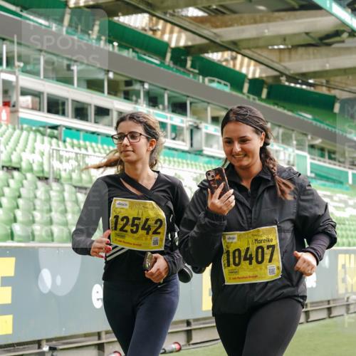 13.09.2026 - 21. swb-Marathon Bremen Michael Burmester http://msf.ph/oto/10425918 13.09.2026 10:48:35 Laufen im Stadion 10264, 10292, 10407, 10413, 10440, 10732, 10754, 10789, 10925, 11104, 11254, 11262, 11423, 11443, 11541, 11663, 11698, 11851, 11942, 11980, 12083, 12157, 12340, 12444, 12471, 12472, 12542, 12561, 10137, 10176, 10191, 10192, 10194, 10202, 10242, 10295, 10344, 10430, 10472, 10524, 10568, 10600, 10629, 10651, 10679, 10713, 10779, 10979, 10999, 11081, 11181, 11200, 11233, 11307, 11309, 11355, 11367, 11709, 11821, 12089, 12153, 12177, 12178 meine-sportfotos.de