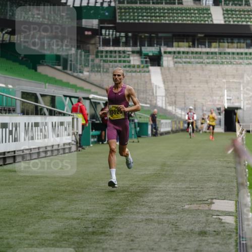 13.09.2026 - 21. swb-Marathon Bremen Michael Burmester http://msf.ph/oto/10425986 13.09.2026 10:14:30 Laufen im Stadion 13525 meine-sportfotos.de
