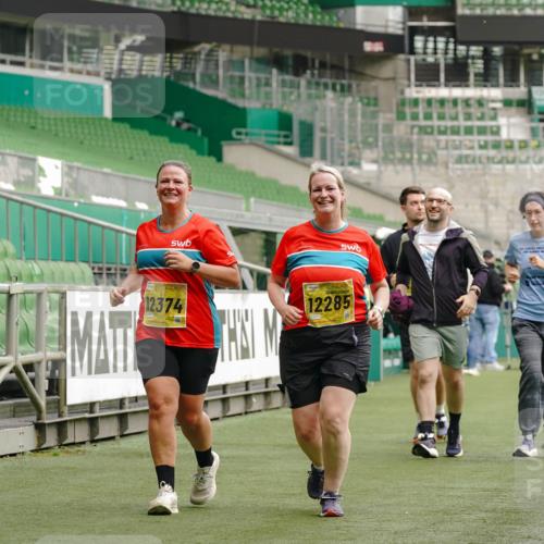 13.09.2026 - 21. swb-Marathon Bremen Michael Burmester http://msf.ph/oto/10426050 13.09.2026 10:49:03 Laufen im Stadion 10264, 10292, 10407, 10413, 10440, 10732, 10754, 10789, 10925, 11104, 11254, 11262, 11423, 11443, 11541, 11663, 11698, 11712, 11851, 11942, 11980, 12083, 12340, 12440, 12444, 12471, 12472, 12542, 12561, 10137, 10191, 10192, 10194, 10202, 10242, 10344, 10430, 10472, 10524, 10568, 10600, 10651, 10679, 10713, 10979, 11050, 11081, 11181, 11200, 11244, 11296, 11309, 11367, 11529, 11546, 11574, 11675, 11709, 11760, 11821, 12089, 12153, 12177, 12178 meine-sportfotos.de