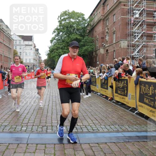 13.09.2026 - Kiel Lauf Yannick Fuchs http://msf.ph/oto/10426091 13.09.2026 09:46:39 Ziel 288, 2527, 3033, 3035, 4906, 6048, 6355, 6577, 7439, 7675, 7754, 8887, 8929, 8994, 9832, 10177, 10946, 12173, 12552, 167, 181, 442, 2482, 3052, 3361, 3954, 4918, 5855, 5955, 6732, 6857, 7015, 7308, 8125, 10117, 10203, 10685, 10898, 10913, 11076, 11078, 11316, 11859, 11861, 12495, 12621, 1402, 2718, 2759, 2779, 3808, 4087, 4238, 4940, 6074, 6207, 6638, 7190, 7213, 7446, 7731, 7921, 8409, 9141, 9385, 10301, 10322, 10731, 12622, 12725, 1415, 2482, 4909, 7924 meine-sportfotos.de