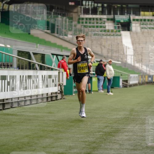 13.09.2026 - 21. swb-Marathon Bremen Michael Burmester http://msf.ph/oto/10426094 13.09.2026 10:14:48 Laufen im Stadion 13525, 13627 meine-sportfotos.de