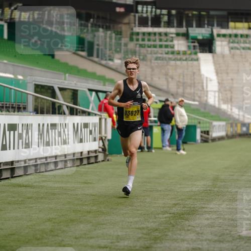 13.09.2026 - 21. swb-Marathon Bremen Michael Burmester http://msf.ph/oto/10426108 13.09.2026 10:14:48 Laufen im Stadion 13525, 13627 meine-sportfotos.de