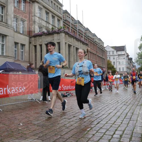 13.09.2026 - Kiel Lauf Yannick Fuchs http://msf.ph/oto/10426114 13.09.2026 11:03:42 Ziel 643, 1505, 1698, 2807, 3049, 3155, 5377, 5588, 5820, 6524, 6525, 9331, 9363, 9581, 9955, 12650, 697, 986, 1923, 2254, 2724, 2846, 2878, 2975, 3155, 3621, 3744, 4074, 4658, 4757, 4854, 5893, 6224, 6319, 6341, 6669, 6953, 7282, 7656, 8130, 8136, 8204, 8288, 8782, 8946, 9059, 9063, 9202, 9363, 9614, 9819, 10806, 12550, 12650, 1089, 1699, 1902, 1906, 2262, 2930, 3120, 7205, 7413, 7764, 8107, 9180, 10567, 10856, 11172, 11381, 11930, 12465, 986, 1635, 3621, 3635, 5998, 8782 meine-sportfotos.de