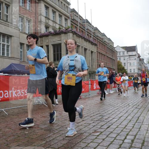 13.09.2026 - Kiel Lauf Yannick Fuchs http://msf.ph/oto/10426124 13.09.2026 11:03:43 Ziel 643, 1505, 1698, 2807, 3049, 5377, 5588, 5820, 6524, 6525, 9331, 9581, 9955, 11172, 697, 986, 1923, 2254, 2724, 2846, 2878, 2975, 3155, 3621, 3744, 4074, 4658, 4757, 4854, 5893, 6224, 6319, 6341, 6669, 6953, 7282, 7656, 8130, 8136, 8204, 8288, 8946, 9059, 9063, 9363, 9614, 9819, 10806, 12650, 1089, 1699, 1902, 1906, 2262, 2930, 3120, 5007, 7205, 7413, 7764, 8107, 9180, 10567, 10856, 11381, 11930, 12465, 986, 1635, 3621, 3635, 5998, 6669, 8782 meine-sportfotos.de