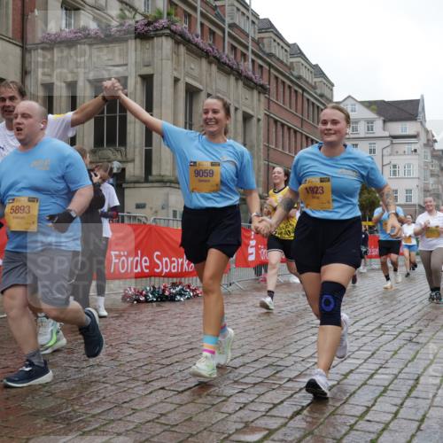 13.09.2026 - Kiel Lauf Yannick Fuchs http://msf.ph/oto/10426184 13.09.2026 11:03:49 Ziel 643, 1089, 1505, 1699, 2262, 2807, 2930, 3049, 5377, 5588, 5820, 7205, 9331, 9581, 9955, 10856, 11172, 11930, 697, 1698, 1923, 2254, 2724, 2846, 2878, 3155, 3744, 4074, 4658, 4854, 5893, 6224, 6341, 6524, 6525, 6953, 7282, 7656, 8136, 8204, 8288, 8946, 9059, 9363, 9614, 10806, 12650, 1902, 1906, 3120, 3378, 4936, 5007, 5008, 7413, 7764, 8107, 9180, 10130, 10567, 11381, 12465, 986, 1923, 2975, 3621, 4757, 5893, 6319, 6669, 8782 meine-sportfotos.de
