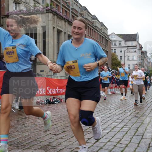 13.09.2026 - Kiel Lauf Yannick Fuchs http://msf.ph/oto/10426195 13.09.2026 11:03:49 Ziel 643, 1089, 1505, 1699, 2262, 2807, 2930, 3049, 5377, 5588, 5820, 7205, 9331, 9581, 9955, 10856, 11172, 11930, 697, 1698, 1923, 2254, 2724, 2846, 2878, 3155, 3744, 4074, 4658, 4854, 5893, 6224, 6341, 6524, 6525, 6953, 7282, 7656, 8136, 8204, 8288, 8946, 9059, 9363, 9614, 10806, 12650, 1902, 1906, 3120, 3378, 4936, 5007, 5008, 7413, 7764, 8107, 9180, 10130, 10567, 11381, 12465, 986, 1923, 2975, 3621, 4757, 5893, 6319, 6669, 8782 meine-sportfotos.de