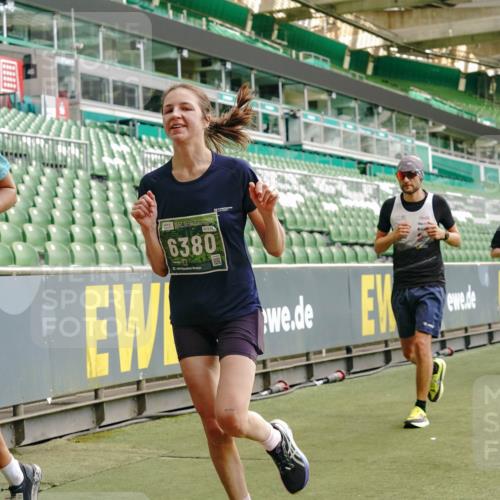 13.09.2026 - 21. swb-Marathon Bremen Michael Burmester http://msf.ph/oto/10426203 13.09.2026 13:02:06 Laufen im Stadion 150, 242, 282, 318, 440, 531, 687, 722, 930, 936, 946, 1006, 1067, 1163, 1250, 1436, 1448, 1582, 1896, 2033, 2047, 2062, 2276, 2292, 2345, 2364, 2370, 2378, 2409, 2421, 2485, 2490, 2491, 2560, 2561, 2627, 2638, 2658, 2666, 2668, 2779, 2781, 2967, 2987, 3013, 3044, 3114, 3163, 3164, 3187, 3248, 3258, 3294, 3334, 3372, 3374, 3375, 3385, 3392, 3496, 3524, 3526, 3527, 3576, 3585, 3603, 3642, 3667, 3721, 3806, 3852, 3893, 3938, 3983, 4000, 4133, 4506, 4558 meine-sportfotos.de