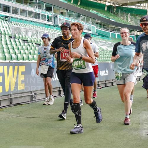 13.09.2026 - 21. swb-Marathon Bremen Michael Burmester http://msf.ph/oto/10426209 13.09.2026 13:25:01 Laufen im Stadion 137, 182, 213, 294, 324, 505, 530, 543, 548, 721, 723, 739, 743, 752, 815, 818, 966, 1273, 1410, 1443, 1459, 1463, 1471, 1491, 1504, 1515, 1561, 1597, 1598, 1744, 1830, 1944, 1953, 2058, 2059, 2095, 2211, 2252, 2267, 2271, 2286, 2298, 2308, 2312, 2323, 2354, 2445, 2465, 2483, 2495, 2497, 2503, 2506, 2554, 2571, 2591, 2644, 2752, 2762, 2768, 2776, 2833, 2878, 2896, 2936, 2981, 3005, 3142, 3211, 3259, 3282, 3288, 3289, 3298, 3306, 3312, 3329, 3364, 3381, 3390, 3395 meine-sportfotos.de
