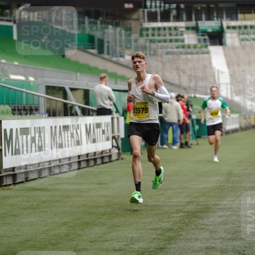 13.09.2026 - 21. swb-Marathon Bremen Michael Burmester http://msf.ph/oto/10426215 13.09.2026 10:16:16 Laufen im Stadion 10597, 12272, 13501, 13515, 13517, 13525, 13542, 13547, 13567, 13579, 13623, 13627, 13635 meine-sportfotos.de