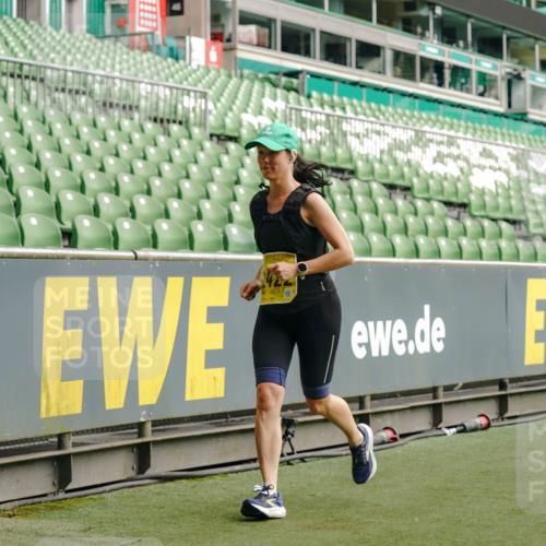 13.09.2026 - 21. swb-Marathon Bremen Michael Burmester http://msf.ph/oto/10426255 13.09.2026 10:49:32 Laufen im Stadion 10292, 10407, 10413, 10440, 10627, 10667, 10710, 10732, 10754, 10789, 10925, 11031, 11254, 11266, 11423, 11541, 11712, 11780, 11851, 11942, 11980, 12083, 12440, 12471, 12472, 12542, 12561, 10137, 10161, 10194, 10202, 10242, 10344, 10430, 10472, 10524, 10535, 10568, 10600, 10651, 10895, 10970, 10979, 11050, 11181, 11200, 11244, 11296, 11309, 11367, 11457, 11529, 11530, 11546, 11573, 11574, 11579, 11675, 11709, 11760, 11821, 12089, 12153, 12177, 12178 meine-sportfotos.de