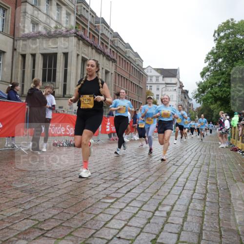 13.09.2026 - Kiel Lauf Yannick Fuchs http://msf.ph/oto/10426264 13.09.2026 11:03:59 Ziel 1089, 1699, 1902, 1906, 2262, 2930, 3120, 5007, 5008, 7205, 7413, 7764, 8107, 9180, 10567, 10856, 11381, 11930, 12465, 643, 1505, 1698, 2724, 2807, 2846, 3049, 3155, 3744, 4074, 4854, 5377, 5588, 5820, 6341, 6524, 6525, 6953, 8946, 9331, 9363, 9581, 9955, 11172, 11930, 12650, 460, 978, 1204, 1316, 2062, 2654, 3195, 3336, 3378, 3961, 3963, 4936, 5806, 6092, 6310, 7016, 7451, 8835, 10130, 10776, 11151, 11152, 11856, 697, 2254, 2846, 2878, 4074, 4658, 6224 meine-sportfotos.de