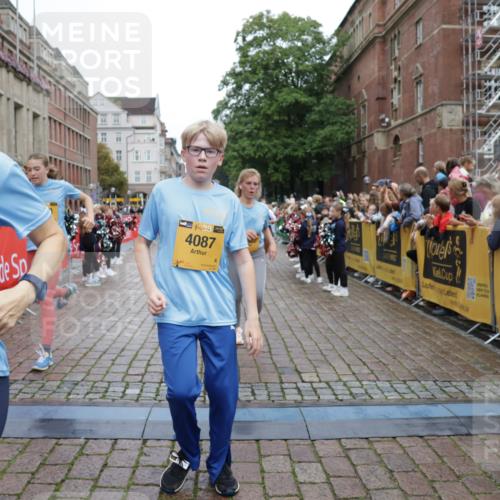 13.09.2026 - Kiel Lauf Yannick Fuchs http://msf.ph/oto/10426297 13.09.2026 09:46:52 Ziel 1402, 2527, 2718, 2779, 3808, 4087, 6207, 6638, 7190, 7213, 7446, 7921, 8409, 8887, 8994, 9141, 9385, 10301, 10322, 10731, 12725, 167, 181, 288, 3033, 3035, 3361, 4906, 6048, 6355, 6577, 6857, 7439, 7675, 7754, 8887, 8929, 9832, 10117, 10177, 10913, 10946, 11316, 11859, 11861, 12173, 12495, 12552, 12621, 2587, 2759, 4238, 4940, 5217, 5351, 6074, 7461, 7731, 9091, 10009, 10224, 10742, 10744, 11862, 11964, 12622, 442, 3052, 3954, 5855, 8125 meine-sportfotos.de