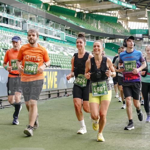 13.09.2026 - 21. swb-Marathon Bremen Michael Burmester http://msf.ph/oto/10426325 13.09.2026 13:25:06 Laufen im Stadion 137, 182, 213, 294, 324, 505, 530, 543, 548, 645, 721, 723, 739, 743, 752, 815, 818, 966, 1273, 1410, 1443, 1459, 1463, 1471, 1487, 1491, 1504, 1515, 1561, 1597, 1598, 1744, 1828, 1830, 1944, 1953, 2058, 2059, 2095, 2211, 2252, 2267, 2271, 2286, 2298, 2308, 2312, 2323, 2354, 2445, 2465, 2483, 2497, 2503, 2506, 2554, 2571, 2591, 2644, 2752, 2762, 2768, 2776, 2833, 2878, 2896, 2981, 3005, 3097, 3142, 3211, 3259, 3288, 3289, 3298, 3306, 3312, 3329, 3364, 3381, 3390 meine-sportfotos.de