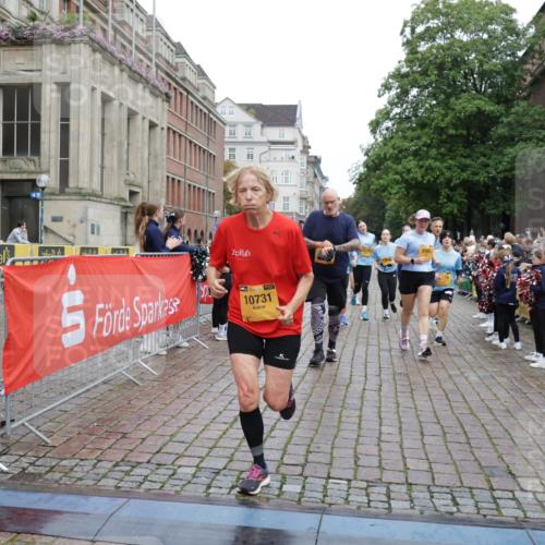 13.09.2026 - Kiel Lauf Yannick Fuchs http://msf.ph/oto/10426368 13.09.2026 09:46:57 Ziel 1402, 2718, 2759, 2779, 3808, 4087, 4238, 4940, 5217, 5351, 6074, 6207, 6638, 7446, 7731, 7921, 9141, 9385, 10009, 10301, 10322, 10731, 12622, 12725, 167, 181, 288, 2527, 3033, 3035, 3361, 4906, 6048, 6355, 6577, 6857, 7190, 7213, 7439, 7675, 7754, 8409, 8887, 8929, 8994, 9832, 10177, 10913, 10946, 11859, 11861, 12173, 12552, 12621, 1235, 2587, 5167, 7461, 8524, 9091, 10076, 10224, 10742, 10744, 11862, 11964, 12635, 167, 181, 442, 3954 meine-sportfotos.de
