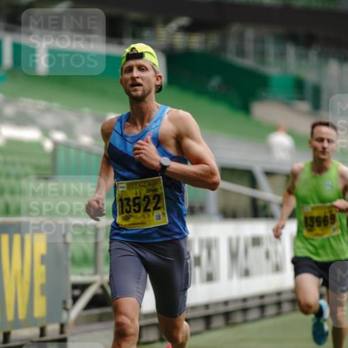 13.09.2026 - 21. swb-Marathon Bremen Michael Burmester http://msf.ph/oto/10426420 13.09.2026 10:16:43 Laufen im Stadion 10597, 12272, 13501, 13510, 13515, 13517, 13522, 13542, 13547, 13567, 13569, 13576, 13579, 13623, 13627, 13635 meine-sportfotos.de