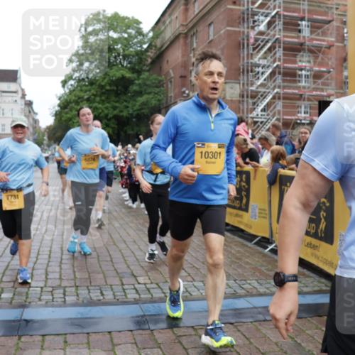 13.09.2026 - Kiel Lauf Yannick Fuchs http://msf.ph/oto/10426421 13.09.2026 09:47:00 Ziel 1402, 2718, 2759, 2779, 4238, 4940, 5217, 5351, 6074, 6207, 7731, 7921, 9141, 9385, 10009, 10301, 10322, 10731, 12622, 288, 2527, 3033, 3035, 3361, 3808, 4087, 4906, 6048, 6355, 6577, 6638, 7190, 7213, 7439, 7446, 7675, 7754, 8409, 8887, 8929, 8994, 9832, 10177, 10322, 10946, 11859, 11861, 12173, 12552, 12725, 1235, 2587, 5167, 7461, 8524, 9091, 10076, 10224, 10555, 10742, 10744, 11862, 11964, 12635, 167, 181, 3361, 11859 meine-sportfotos.de