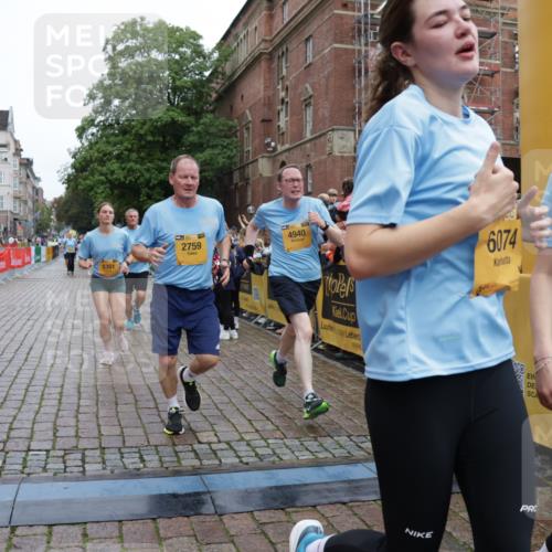 13.09.2026 - Kiel Lauf Yannick Fuchs http://msf.ph/oto/10426455 13.09.2026 09:47:01 Ziel 1402, 2718, 2759, 2779, 4238, 4940, 5217, 5351, 6074, 6207, 7731, 7921, 9141, 9385, 10009, 10301, 10731, 12622, 288, 2527, 3033, 3035, 3361, 3808, 4087, 4906, 6048, 6355, 6577, 6638, 7190, 7213, 7439, 7446, 7675, 7754, 7921, 8409, 8887, 8929, 8994, 9832, 10177, 10322, 10946, 11859, 11861, 12173, 12552, 12725, 1235, 1324, 2587, 5167, 6575, 7461, 8231, 8524, 9091, 10076, 10224, 10555, 10742, 10744, 11862, 11964, 12635, 167, 181, 3361, 11859 meine-sportfotos.de