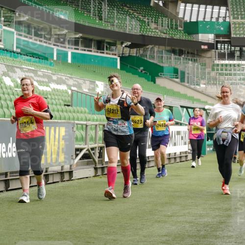 13.09.2026 - 21. swb-Marathon Bremen Michael Burmester http://msf.ph/oto/10426458 13.09.2026 10:49:44 Laufen im Stadion 10407, 10413, 10627, 10667, 10710, 10754, 11031, 11254, 11266, 11541, 11712, 11780, 11851, 11942, 11980, 12440, 12542, 10137, 10161, 10194, 10202, 10242, 10344, 10349, 10430, 10472, 10524, 10535, 10568, 10600, 10651, 10895, 10933, 10970, 11050, 11181, 11200, 11244, 11296, 11309, 11367, 11457, 11529, 11530, 11546, 11573, 11574, 11579, 11639, 11675, 11709, 11760, 11821, 12089, 12153, 12177, 12178 meine-sportfotos.de