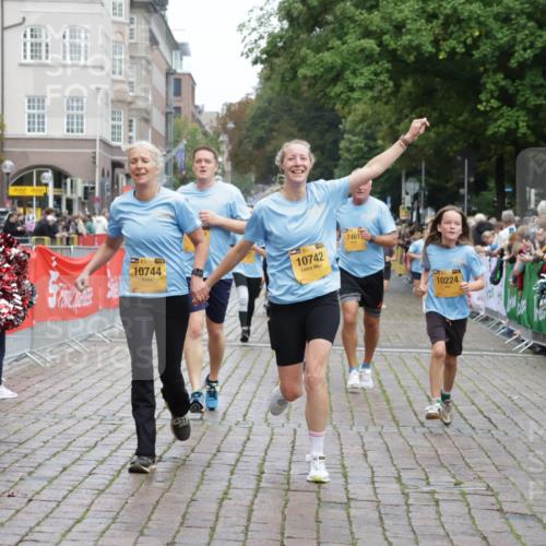 13.09.2026 - Kiel Lauf Yannick Fuchs http://msf.ph/oto/10426522 13.09.2026 09:47:07 Ziel 2587, 2759, 4238, 4940, 5217, 5351, 6074, 7461, 7731, 9091, 10009, 10224, 10301, 10742, 10744, 11862, 11964, 12622, 288, 1402, 2527, 2718, 2779, 3033, 3035, 3808, 4087, 4906, 6048, 6207, 6355, 6638, 7190, 7213, 7439, 7446, 7675, 7754, 7921, 8409, 8887, 8929, 8994, 9141, 9385, 10177, 10301, 10322, 10731, 10946, 12552, 12725, 544, 1235, 1324, 2870, 3192, 5167, 6575, 8231, 8524, 9634, 10076, 10555, 12635, 288, 3361, 6355, 6577, 7439, 9832, 10177, 11859 meine-sportfotos.de