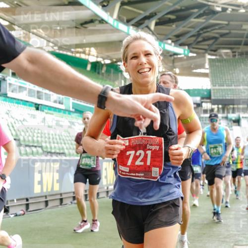 13.09.2026 - 21. swb-Marathon Bremen Michael Burmester http://msf.ph/oto/10426554 13.09.2026 13:25:13 Laufen im Stadion 137, 182, 213, 294, 324, 505, 530, 543, 548, 645, 721, 723, 739, 743, 752, 815, 818, 966, 1273, 1283, 1410, 1443, 1459, 1463, 1471, 1487, 1491, 1504, 1515, 1561, 1597, 1744, 1828, 1830, 1944, 1953, 2058, 2059, 2095, 2211, 2252, 2267, 2271, 2298, 2308, 2312, 2323, 2354, 2382, 2384, 2465, 2483, 2497, 2503, 2506, 2554, 2571, 2591, 2644, 2752, 2762, 2776, 2833, 2878, 2896, 2981, 3005, 3062, 3097, 3142, 3172, 3211, 3259, 3288, 3289, 3298, 3306, 3312, 3329, 3381, 3390 meine-sportfotos.de