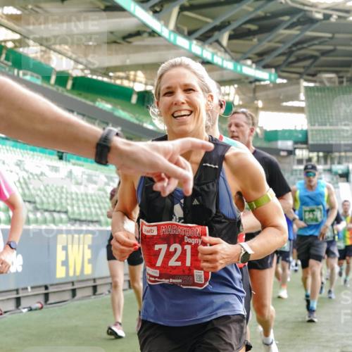 13.09.2026 - 21. swb-Marathon Bremen Michael Burmester http://msf.ph/oto/10426562 13.09.2026 13:25:13 Laufen im Stadion 137, 182, 213, 294, 324, 505, 530, 543, 548, 645, 721, 723, 739, 743, 752, 815, 818, 966, 1273, 1283, 1410, 1443, 1459, 1463, 1471, 1487, 1491, 1504, 1515, 1561, 1597, 1744, 1828, 1830, 1944, 1953, 2058, 2059, 2095, 2211, 2252, 2267, 2271, 2298, 2308, 2312, 2323, 2354, 2382, 2384, 2465, 2483, 2497, 2503, 2506, 2554, 2571, 2591, 2644, 2752, 2762, 2776, 2833, 2878, 2896, 2981, 3005, 3062, 3097, 3142, 3172, 3211, 3259, 3288, 3289, 3298, 3306, 3312, 3329, 3381, 3390 meine-sportfotos.de