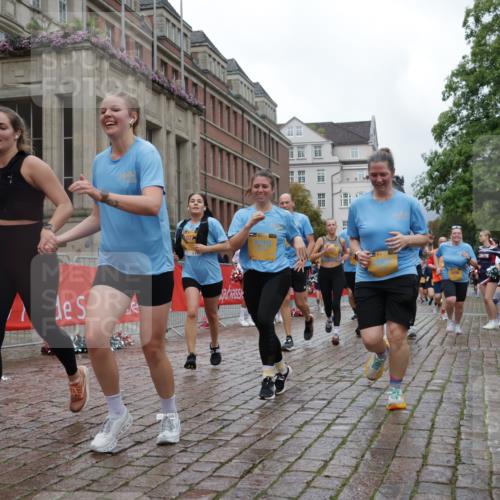 13.09.2026 - Kiel Lauf Yannick Fuchs http://msf.ph/oto/10426602 13.09.2026 11:04:45 Ziel 711, 1228, 1289, 1431, 4200, 5963, 6443, 6752, 8697, 8950, 8951, 9815, 9818, 10016, 10593, 11906, 12252, 12438, 460, 567, 978, 1204, 1316, 1554, 2062, 2298, 2654, 2662, 2750, 2758, 3140, 3141, 3195, 3336, 3961, 3963, 4155, 4200, 4758, 4759, 4870, 5806, 6010, 6092, 6310, 6962, 6963, 7016, 7157, 7451, 7686, 8835, 8956, 9067, 9667, 9806, 9980, 9987, 10776, 11050, 11151, 11152, 11856, 12179, 12826, 1056, 1861, 2093, 2142, 2804, 4211, 4391 meine-sportfotos.de