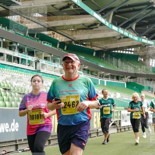 13.09.2026 - 21. swb-Marathon Bremen Michael Burmester http://msf.ph/oto/10426692 13.09.2026 10:49:55 Laufen im Stadion 10413, 10627, 10667, 10710, 10754, 11031, 11254, 11266, 11541, 11712, 11780, 11851, 11942, 11980, 12440, 10137, 10161, 10202, 10242, 10349, 10430, 10472, 10524, 10535, 10651, 10895, 10933, 10970, 11050, 11181, 11244, 11296, 11309, 11367, 11457, 11529, 11530, 11546, 11573, 11574, 11579, 11639, 11675, 11709, 11760, 11821, 12153, 12177, 12178 meine-sportfotos.de