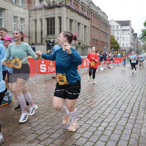 13.09.2026 - Kiel Lauf Yannick Fuchs http://msf.ph/oto/10426714 13.09.2026 11:05:02 Ziel 1056, 1861, 2093, 2142, 2308, 2804, 4211, 4262, 4391, 5021, 6393, 8149, 9330, 9605, 9647, 10003, 10138, 10484, 10679, 11948, 12406, 567, 711, 1056, 1228, 1289, 1431, 2298, 2662, 2758, 2804, 4155, 4200, 4211, 4758, 4759, 4870, 5963, 6443, 6752, 7157, 8697, 8950, 8951, 8956, 9067, 9667, 9815, 9818, 9987, 10016, 10217, 10593, 11906, 12252, 12438, 12472, 12826, 1186, 1476, 2070, 3159, 3284, 5002, 6447, 7386, 7716, 7860, 8124, 8949, 10133, 11094, 11341, 567, 1554, 2298, 2758 meine-sportfotos.de