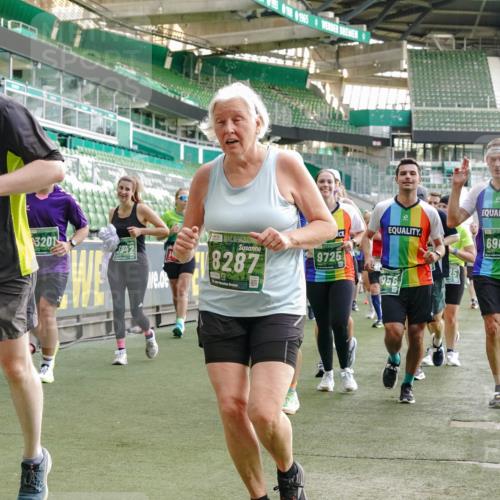 13.09.2026 - 21. swb-Marathon Bremen Michael Burmester http://msf.ph/oto/10426723 13.09.2026 13:25:18 Laufen im Stadion 137, 182, 213, 294, 505, 530, 543, 548, 645, 723, 739, 743, 752, 815, 818, 966, 1273, 1283, 1410, 1443, 1459, 1463, 1471, 1487, 1491, 1504, 1515, 1530, 1561, 1618, 1744, 1828, 1830, 1944, 1953, 2058, 2059, 2095, 2211, 2252, 2267, 2271, 2298, 2308, 2312, 2323, 2354, 2382, 2384, 2465, 2483, 2497, 2503, 2506, 2554, 2571, 2591, 2644, 2656, 2675, 2752, 2762, 2776, 2833, 2878, 2896, 2981, 3005, 3062, 3097, 3142, 3172, 3211, 3259, 3298, 3306, 3312, 3329, 3381, 3390, 3433 meine-sportfotos.de