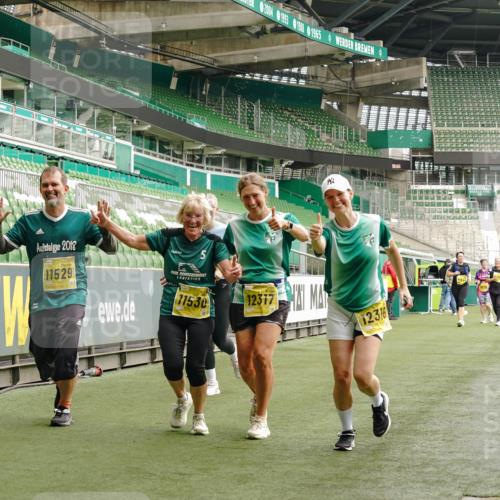 13.09.2026 - 21. swb-Marathon Bremen Michael Burmester http://msf.ph/oto/10426736 13.09.2026 10:49:57 Laufen im Stadion 10413, 10627, 10667, 10710, 10754, 11031, 11254, 11266, 11541, 11712, 11780, 11851, 11942, 11980, 12440, 10161, 10202, 10242, 10349, 10430, 10472, 10524, 10535, 10651, 10895, 10933, 10970, 11050, 11181, 11244, 11296, 11309, 11367, 11457, 11529, 11530, 11546, 11573, 11574, 11579, 11639, 11675, 11709, 11760, 11821, 12153, 12177, 12178 meine-sportfotos.de