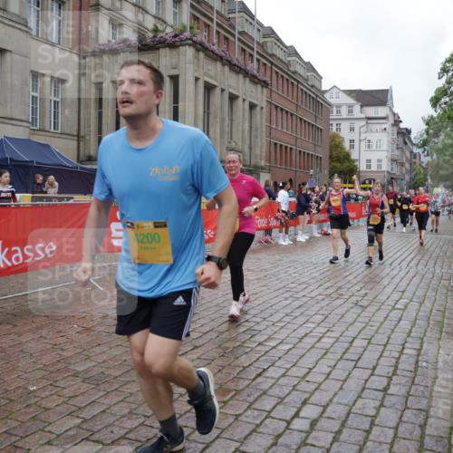 13.09.2026 - Kiel Lauf Yannick Fuchs http://msf.ph/oto/10426776 13.09.2026 11:05:09 Ziel 1186, 2142, 2308, 3159, 4262, 5002, 5021, 8124, 9330, 9605, 10003, 10138, 711, 1056, 1228, 1289, 1431, 1861, 2093, 2804, 4200, 4211, 4391, 4758, 4759, 5963, 6393, 6443, 6752, 8149, 8697, 8950, 8951, 9647, 9815, 9818, 10016, 10217, 10484, 10593, 10679, 11906, 11948, 12252, 12406, 12438, 12472, 1476, 1491, 2070, 3122, 3284, 3421, 6447, 7386, 7716, 7860, 8334, 8949, 10133, 11094, 11160, 11341, 567, 2298, 2758, 4200, 4758, 4759, 8950, 8951, 9667, 12826 meine-sportfotos.de
