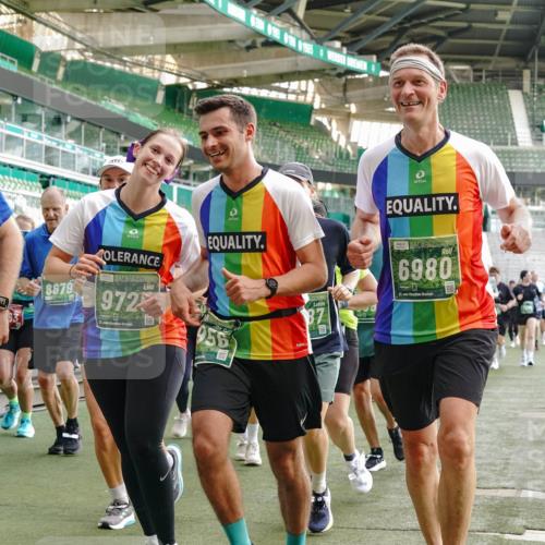13.09.2026 - 21. swb-Marathon Bremen Michael Burmester http://msf.ph/oto/10426806 13.09.2026 13:25:21 Laufen im Stadion 213, 294, 505, 530, 543, 548, 645, 723, 739, 743, 752, 815, 818, 966, 1273, 1283, 1410, 1443, 1459, 1463, 1471, 1487, 1491, 1504, 1515, 1530, 1561, 1618, 1744, 1828, 1830, 1944, 1953, 2058, 2059, 2095, 2211, 2252, 2267, 2271, 2298, 2308, 2312, 2323, 2354, 2382, 2384, 2465, 2483, 2497, 2506, 2554, 2571, 2591, 2644, 2656, 2675, 2752, 2762, 2776, 2833, 2878, 2896, 2981, 3005, 3062, 3097, 3142, 3172, 3211, 3259, 3298, 3306, 3312, 3329, 3381, 3390, 3433 meine-sportfotos.de