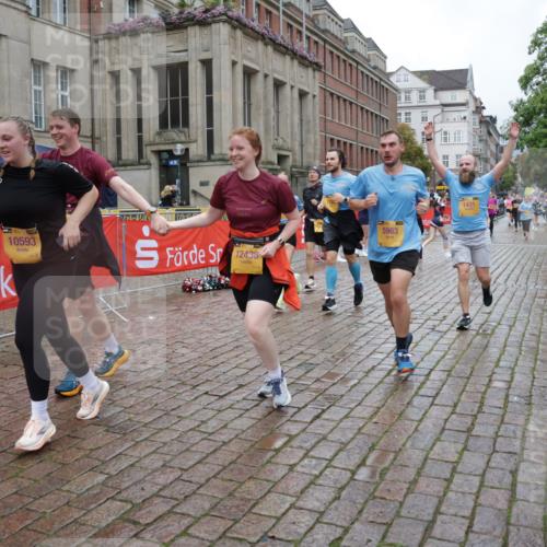 13.09.2026 - Kiel Lauf Yannick Fuchs http://msf.ph/oto/10426830 13.09.2026 11:05:17 Ziel 1186, 1476, 2070, 3159, 3284, 4262, 5002, 6447, 7386, 7716, 7860, 8124, 8949, 10133, 11094, 11341, 711, 1056, 1228, 1289, 1431, 1861, 2093, 2142, 2308, 2804, 4211, 4262, 4391, 5021, 5963, 6393, 6443, 6752, 8149, 9330, 9605, 9647, 10003, 10138, 10217, 10484, 10593, 10679, 11906, 11948, 12406, 12438, 12472, 1491, 2365, 3122, 3352, 3421, 4979, 5888, 5909, 5954, 7899, 8334, 9480, 9589, 9747, 10599, 11160, 11618, 711, 1228, 1289, 1431, 4200, 5963, 6752, 8697, 8950, 8951 meine-sportfotos.de