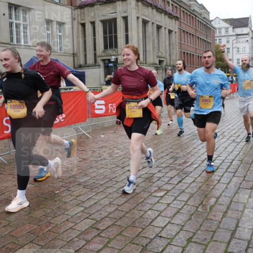 13.09.2026 - Kiel Lauf Yannick Fuchs http://msf.ph/oto/10426833 13.09.2026 11:05:17 Ziel 1186, 1476, 2070, 3159, 3284, 4262, 5002, 6447, 7386, 7716, 7860, 8124, 8949, 10133, 11094, 11341, 711, 1056, 1228, 1289, 1431, 1861, 2093, 2142, 2308, 2804, 4211, 4262, 4391, 5021, 5963, 6393, 6443, 6752, 8149, 9330, 9605, 9647, 10003, 10138, 10217, 10484, 10593, 10679, 11906, 11948, 12406, 12438, 12472, 1491, 2365, 3122, 3352, 3421, 4979, 5888, 5909, 5954, 7899, 8334, 9480, 9589, 9747, 10599, 11160, 11618, 711, 1228, 1289, 1431, 4200, 5963, 6752, 8697, 8950, 8951 meine-sportfotos.de