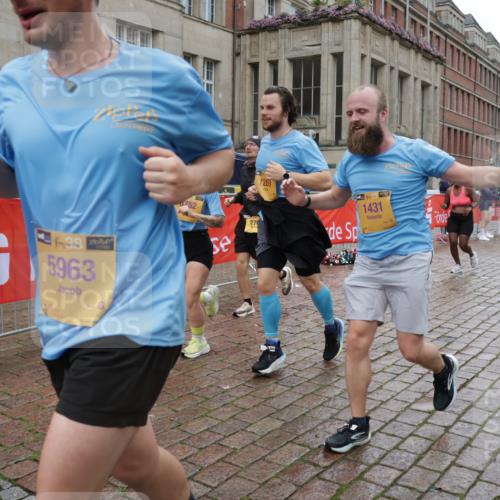 13.09.2026 - Kiel Lauf Yannick Fuchs http://msf.ph/oto/10426848 13.09.2026 11:05:19 Ziel 1476, 2070, 3122, 3159, 3284, 6447, 7386, 7716, 7860, 8124, 8949, 10133, 11094, 11341, 1056, 1186, 1289, 1431, 1861, 2093, 2142, 2308, 2804, 4211, 4262, 4391, 5002, 5021, 5963, 6393, 6443, 6752, 8149, 9330, 9605, 9647, 10003, 10138, 10217, 10484, 10679, 11906, 11948, 12406, 12472, 1491, 2365, 3352, 3421, 4979, 5888, 5909, 5954, 6162, 7899, 8334, 9480, 9589, 9747, 10599, 11160, 11618, 711, 1228, 1289, 1431, 5963, 6443, 6752, 8697 meine-sportfotos.de