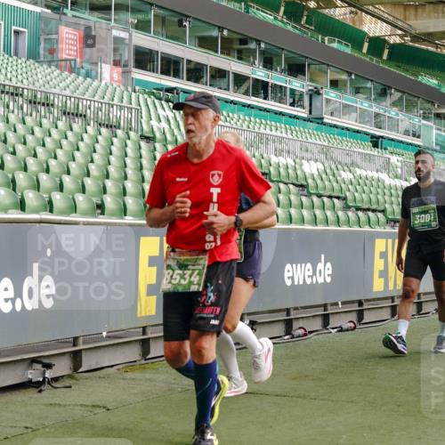 13.09.2026 - 21. swb-Marathon Bremen Michael Burmester http://msf.ph/oto/10426906 13.09.2026 13:25:25 Laufen im Stadion 213, 294, 505, 530, 543, 548, 645, 723, 739, 752, 815, 818, 966, 1273, 1283, 1410, 1443, 1459, 1463, 1471, 1487, 1491, 1504, 1515, 1530, 1561, 1618, 1744, 1828, 1830, 1944, 1953, 2058, 2059, 2095, 2211, 2252, 2267, 2271, 2298, 2308, 2312, 2323, 2354, 2382, 2384, 2465, 2483, 2497, 2506, 2508, 2554, 2558, 2571, 2591, 2644, 2656, 2675, 2752, 2762, 2776, 2833, 2878, 2896, 2970, 2981, 3005, 3062, 3097, 3142, 3172, 3211, 3259, 3298, 3306, 3312, 3329, 3381, 3390, 3433 meine-sportfotos.de