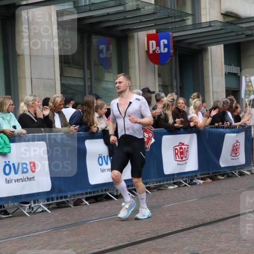13.09.2026 - 21. swb-Marathon Bremen Strokosch-Dieckow http://msf.ph/oto/10426958 13.09.2026 13:06:50 Ziel 749, 1540, 1863, 3118, 3794, 3973, 4808, 6053, 7636, 7876, 8980, 9708, 9927, 508, 521, 788, 1009, 1770, 1921, 2832, 3127, 3910, 4574, 4777, 5238, 6784, 6951, 8580, 8888 meine-sportfotos.de