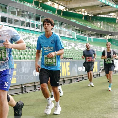 13.09.2026 - 21. swb-Marathon Bremen Michael Burmester http://msf.ph/oto/10426988 13.09.2026 13:02:21 Laufen im Stadion 150, 282, 318, 440, 531, 722, 930, 936, 946, 1006, 1067, 1163, 1250, 1436, 1448, 1460, 1582, 1611, 1896, 2033, 2047, 2062, 2276, 2292, 2345, 2364, 2370, 2378, 2421, 2491, 2513, 2561, 2627, 2638, 2666, 2668, 2779, 2900, 2987, 3013, 3044, 3114, 3163, 3164, 3187, 3248, 3258, 3294, 3334, 3372, 3374, 3375, 3392, 3460, 3496, 3526, 3527, 3576, 3585, 3603, 3667, 3721, 3806, 3852, 3893, 3938, 3970, 3983, 4000, 4077, 4133, 4506, 4558 meine-sportfotos.de