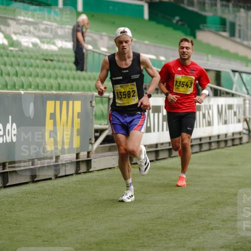 13.09.2026 - 21. swb-Marathon Bremen Michael Burmester http://msf.ph/oto/10427018 13.09.2026 10:17:39 Laufen im Stadion 10597, 12272, 12457, 12458, 13501, 13504, 13510, 13515, 13517, 13522, 13542, 13543, 13547, 13554, 13561, 13567, 13569, 13571, 13572, 13576, 13579, 13582, 13602, 13603, 13604, 13623, 13630, 13635, 13643 meine-sportfotos.de