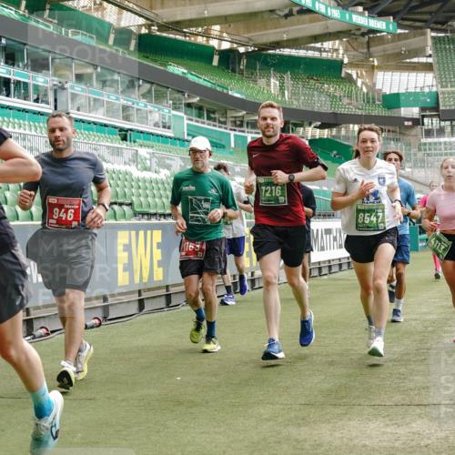 13.09.2026 - 21. swb-Marathon Bremen Michael Burmester http://msf.ph/oto/10427070 13.09.2026 13:02:23 Laufen im Stadion 150, 282, 318, 440, 531, 722, 930, 936, 946, 1006, 1014, 1067, 1163, 1250, 1436, 1448, 1460, 1582, 1611, 1896, 2033, 2047, 2062, 2276, 2292, 2345, 2364, 2370, 2378, 2421, 2491, 2513, 2561, 2627, 2638, 2666, 2668, 2779, 2900, 2987, 3013, 3044, 3114, 3163, 3164, 3187, 3248, 3258, 3294, 3334, 3372, 3374, 3375, 3392, 3460, 3496, 3526, 3527, 3576, 3585, 3603, 3667, 3721, 3806, 3852, 3893, 3938, 3970, 3983, 4000, 4077, 4133, 4506, 4558 meine-sportfotos.de