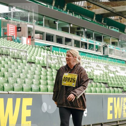 13.09.2026 - 21. swb-Marathon Bremen Michael Burmester http://msf.ph/oto/10427097 13.09.2026 10:50:44 Laufen im Stadion 10533, 10534, 10573, 10627, 10650, 10667, 10710, 11031, 11266, 11352, 11496, 11712, 11780, 11807, 12377, 12408, 12440, 12535, 10161, 10264, 10292, 10349, 10535, 10732, 10895, 10925, 10933, 10970, 11050, 11104, 11262, 11296, 11423, 11443, 11457, 11529, 11530, 11546, 11573, 11579, 11639, 11663, 11675, 11698, 11760, 12157, 12340, 12444, 12472 meine-sportfotos.de